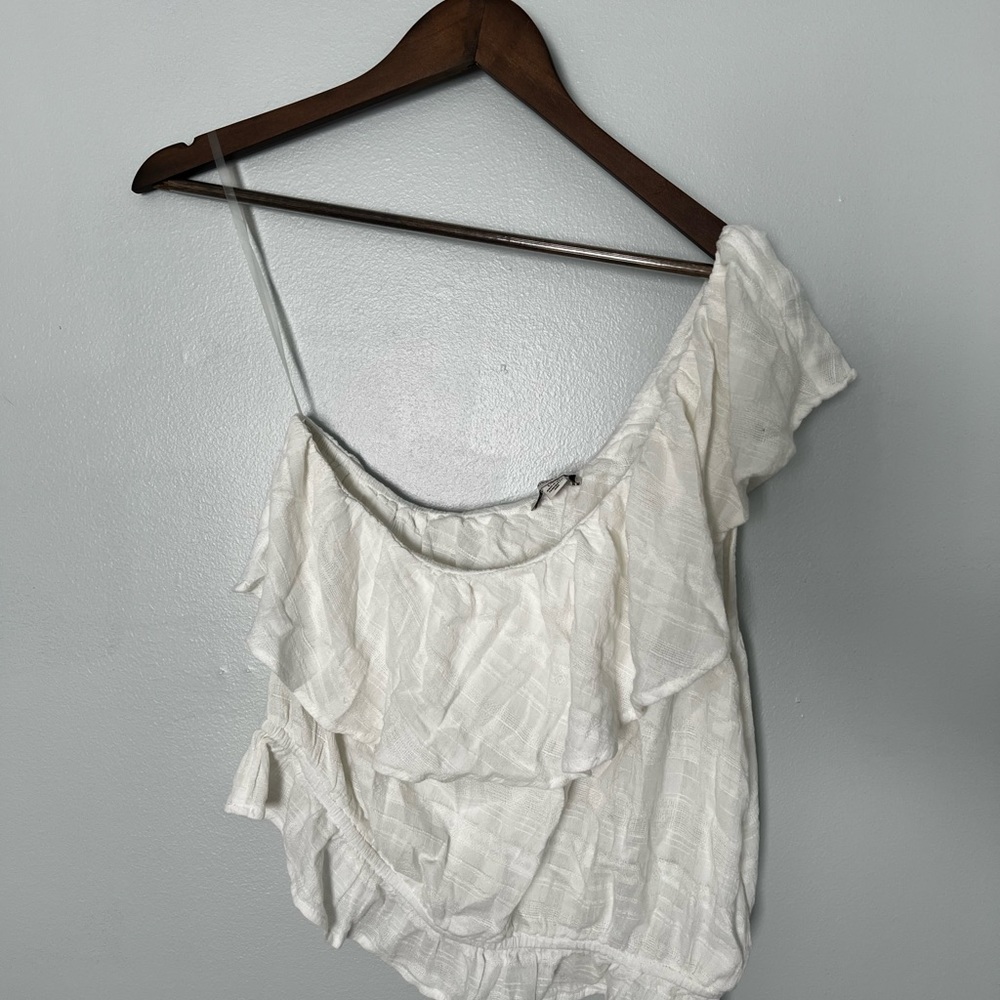 White one shoulder crop top